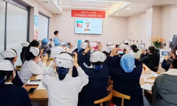 “不要怕，你这伤口，我2分钟搞定！”